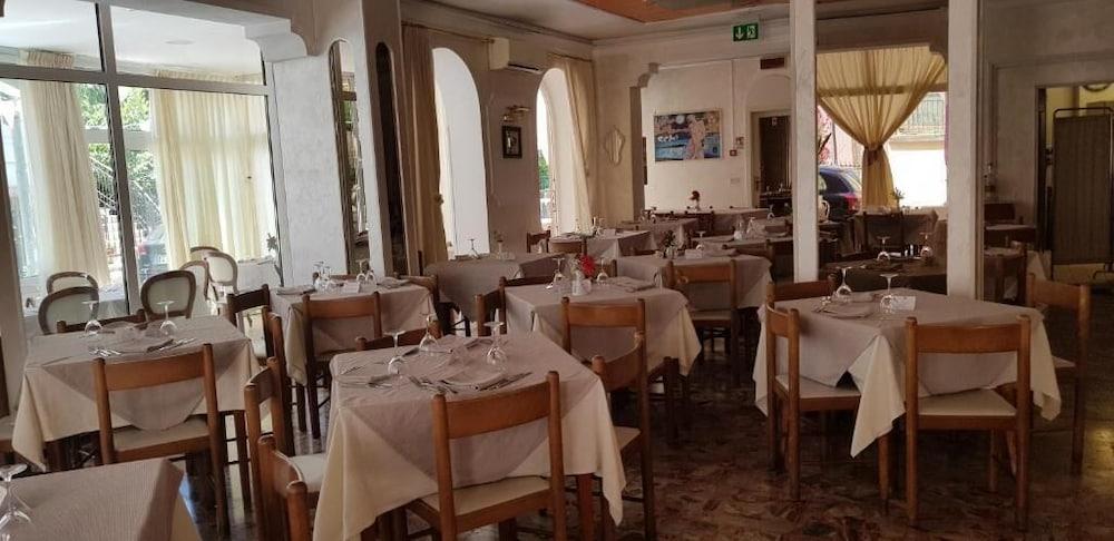 Britannia 3* Rimini