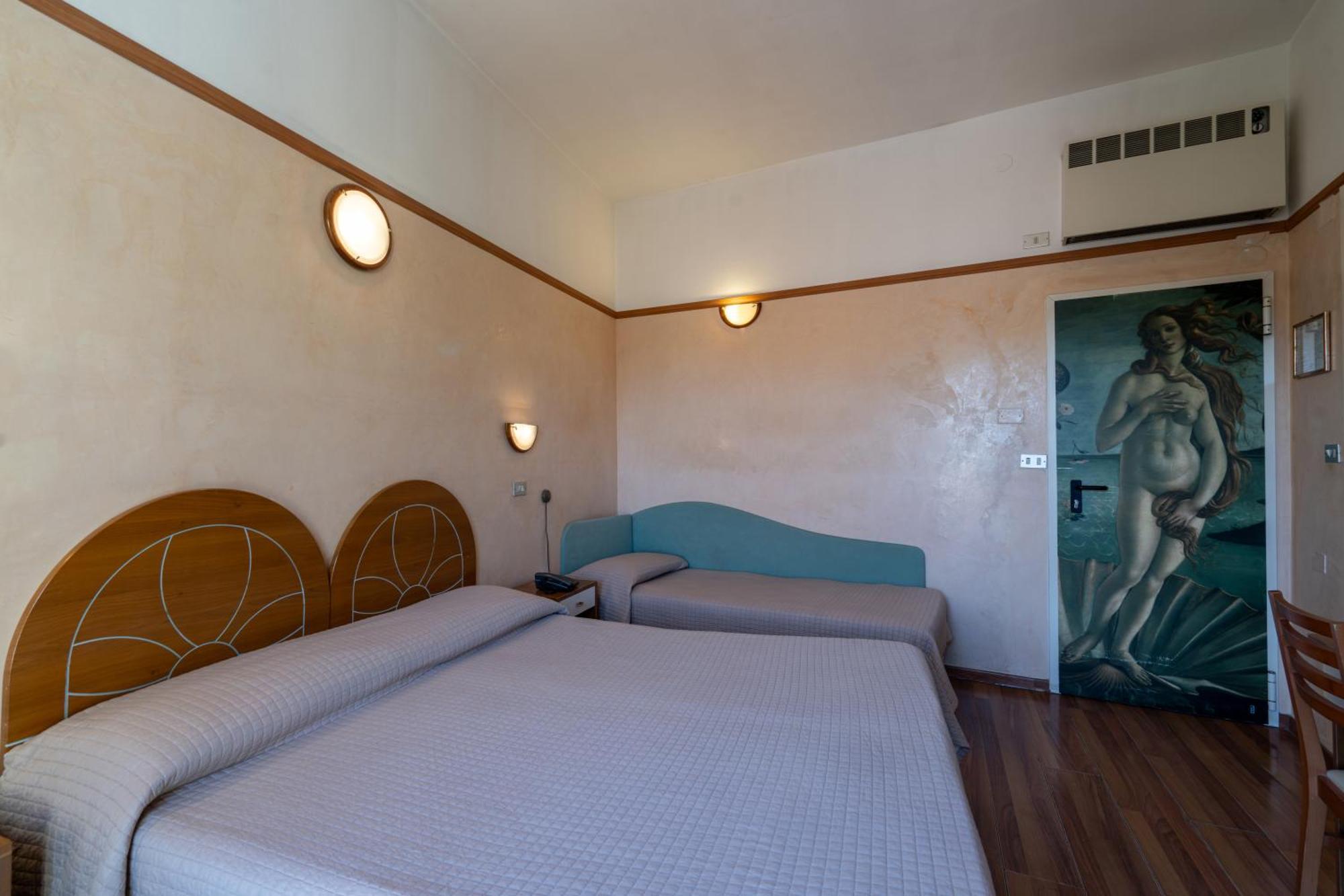 Britannia 3* Rimini